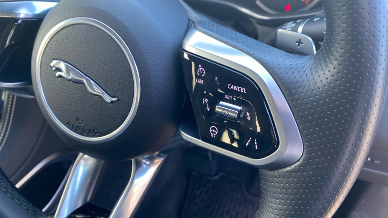 Jaguar F-Pace 2.0 D200 R-Dynamic Black 5dr Auto AWD Diesel Estate